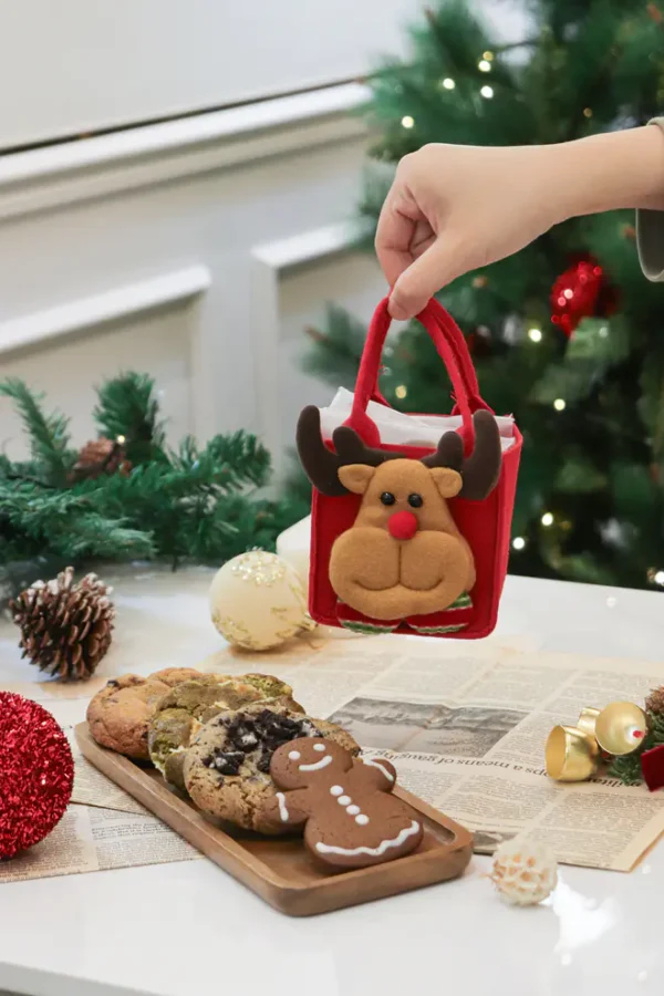IMG_2555-660x990.jpg.webp Rudolph’s Cookie Bag